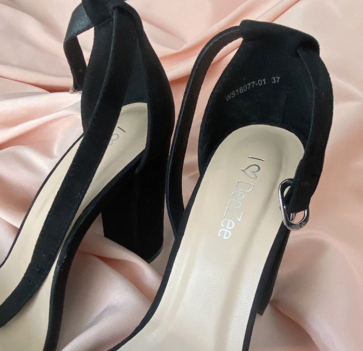 Sandale cu toc negre, mărimea 37, noi