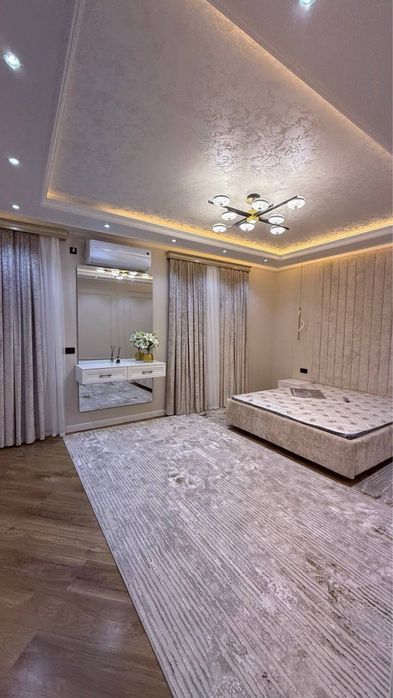 Продается 2 этажный дом с 6 комнатами площадью 2,7 соток