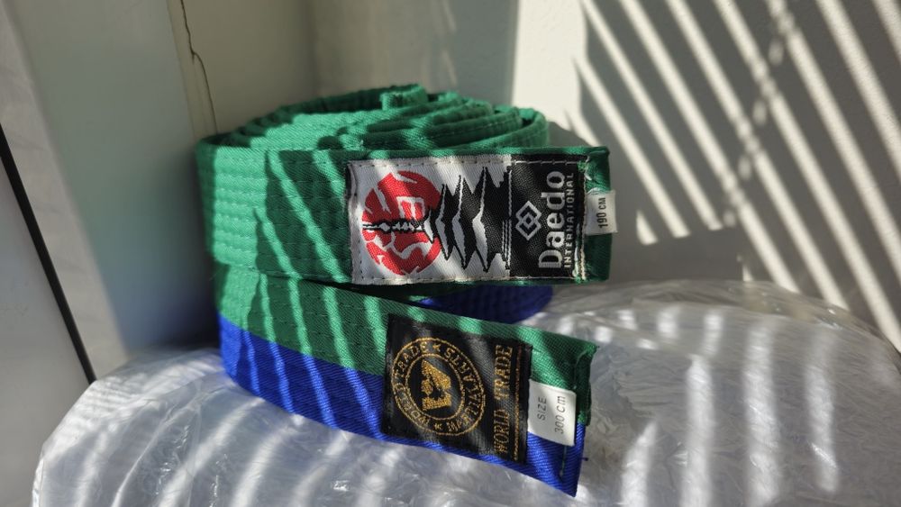 Кимоно за Таекуондо DAE DO + 2 колана - Taekwondo daedo