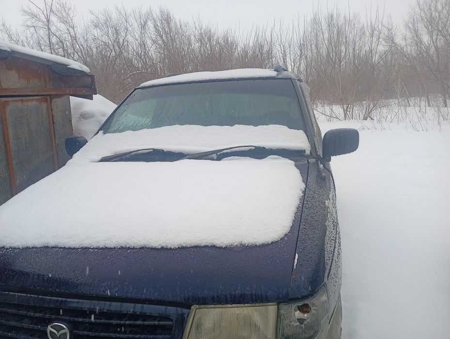 Продам кузовные детали на mazda MPV