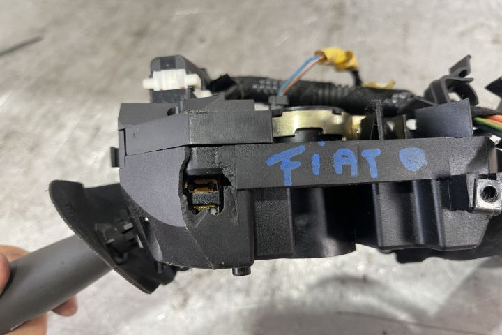 Maneta stergatoare parbriz si luneta 10400563480 / 1 04 00 563480 Fia