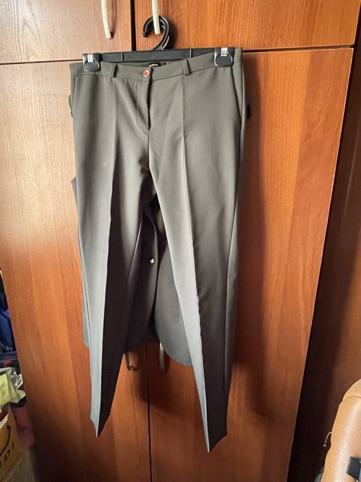 Двойка женская жилетка и брюки