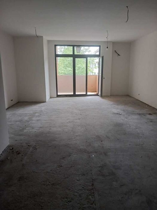 Продава се Тристаен апартамент в София, Център - 80 кв.м за 1963 €/кв.м - Снимка #2