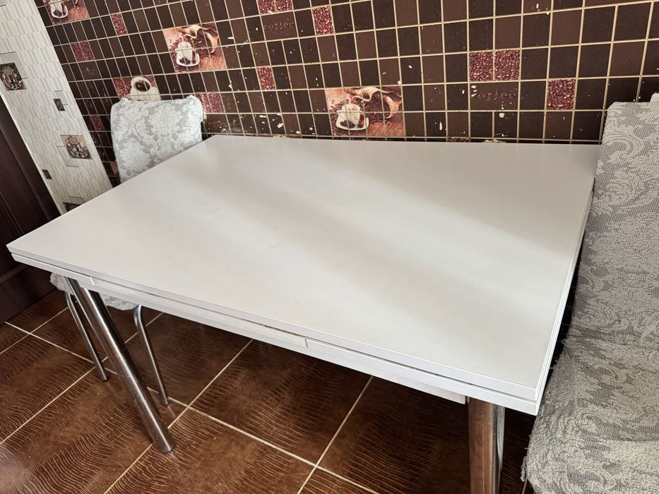 Продам кухонный стол