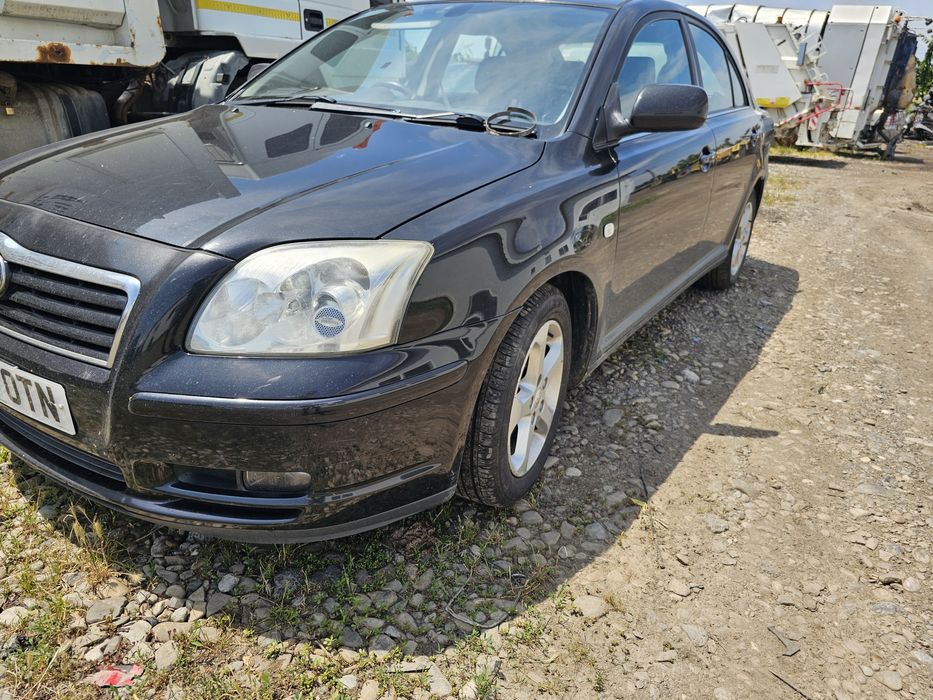 Dezmembrez Toyota Avensis 2.2 D-4D 1.8i piese
