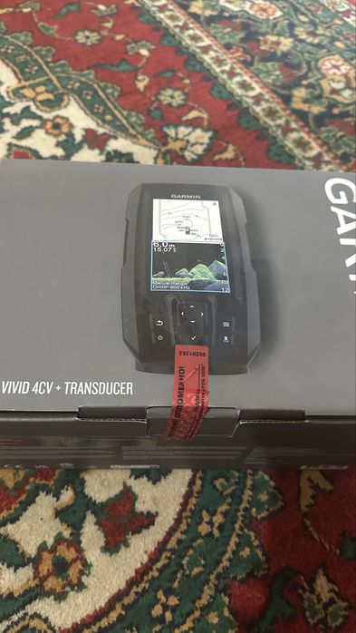 Эхолот гармин Garmin striker vivid4cv+transducer