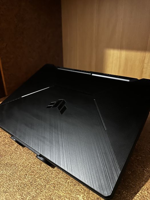 Asus tuf f15 144hz, RTX 3050, 1TB stocare, 16GB RAM