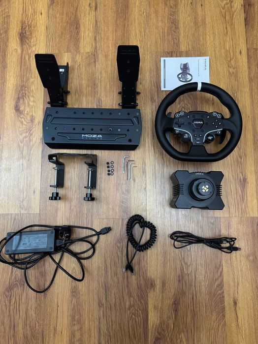 Руль Moza R5V2 Bundle  в идеальном состоянии