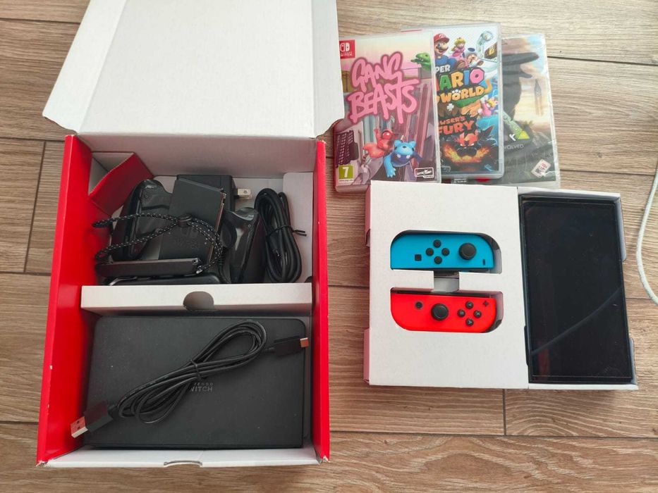Игровая консоль Nintendo Switch OLED + 3 игры