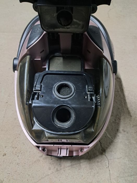 Пылесос vitek в рабочем состоянии