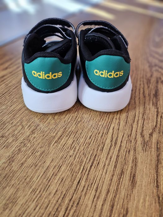 Оригинални маратонки Adidas