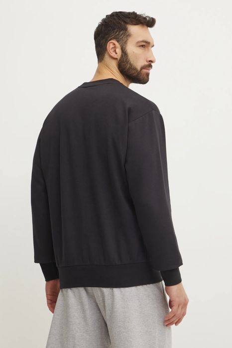 Суичър adidas Feelcozy М
в черно с апликация JE3794