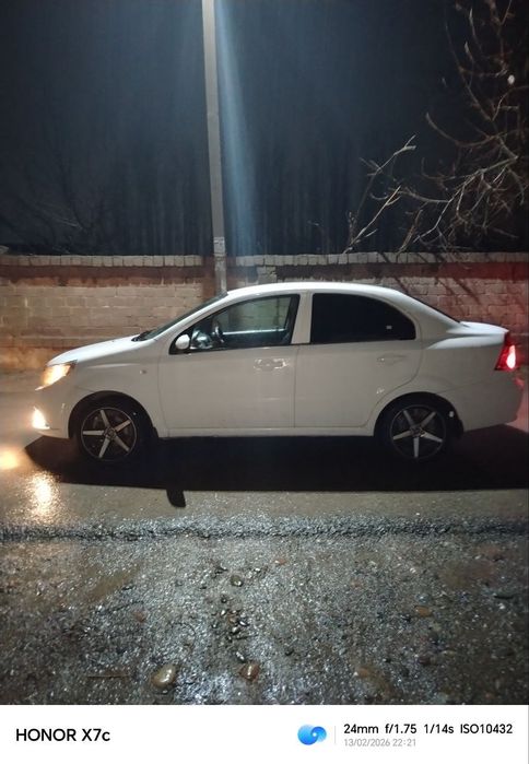 Nexia 3 sotiladi 6700$