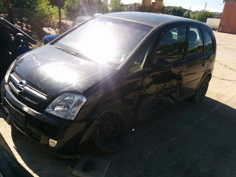 Opel Meriva на части