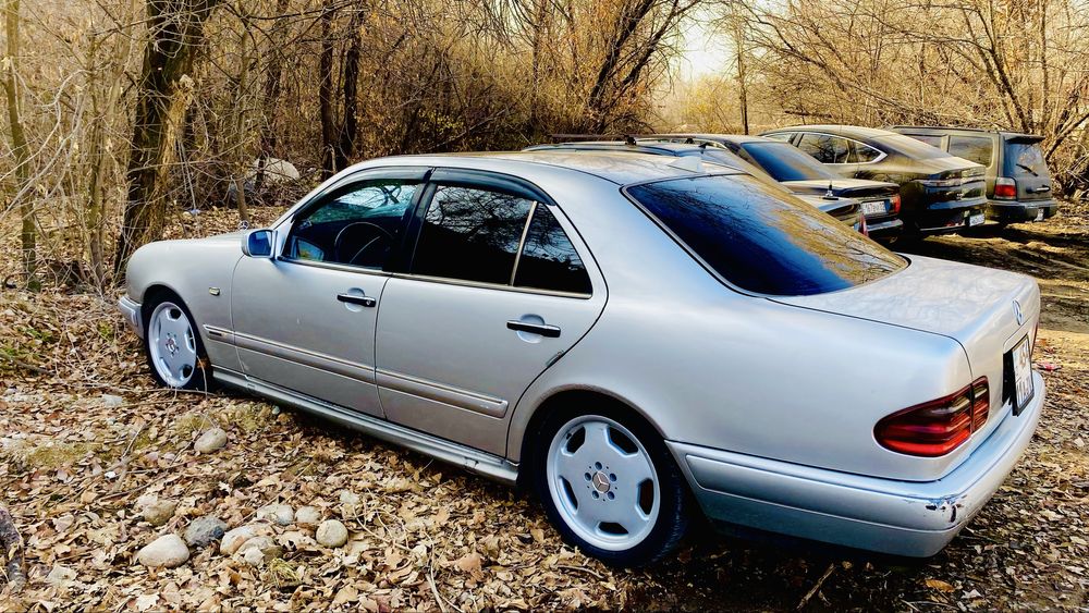 Срочно продам. Мерс 210,Лупарик. Авангард.