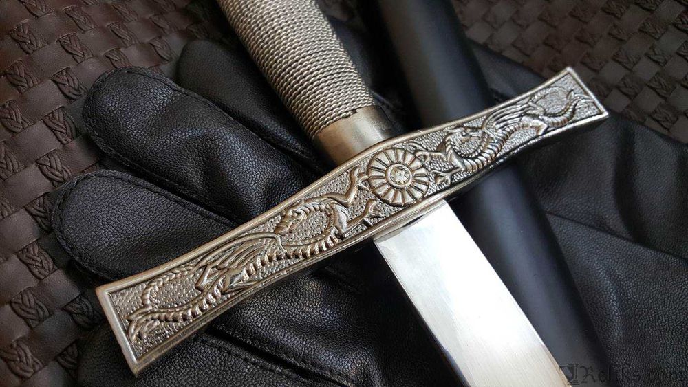 Метален меч с ножница и средновековни мотиви Medieval Hand and a Half Sword
