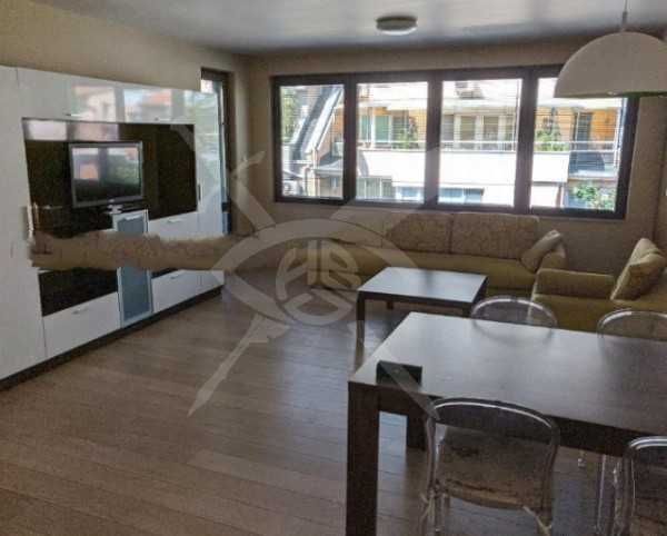 Дава се под наем Двустаен апартамент в Пловдив, Център - 68 кв.м за 459 € - Снимка #2