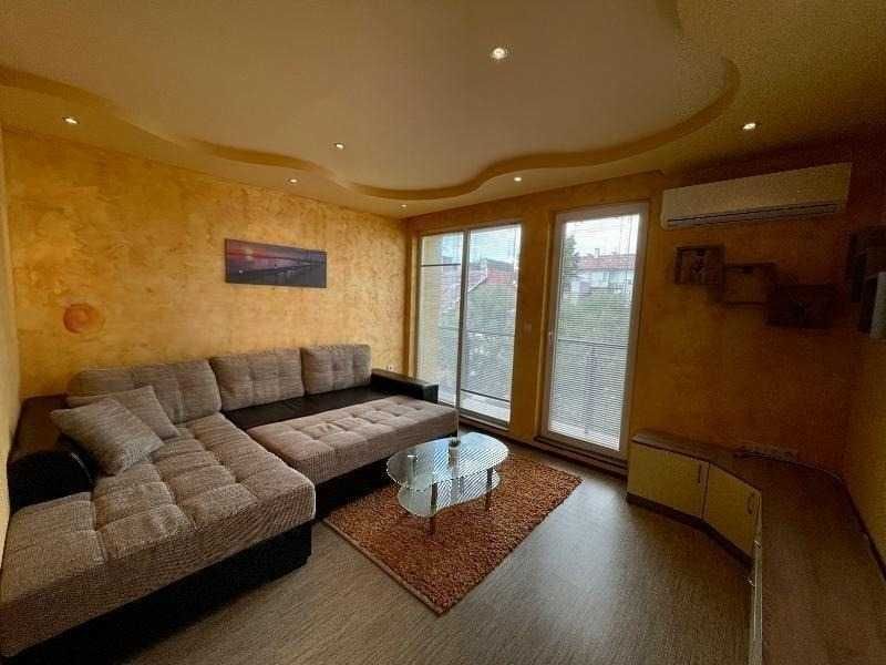 Дава се под наем Едностаен апартамент в София, Център - 60 кв.м за 382.5 € - Снимка #1