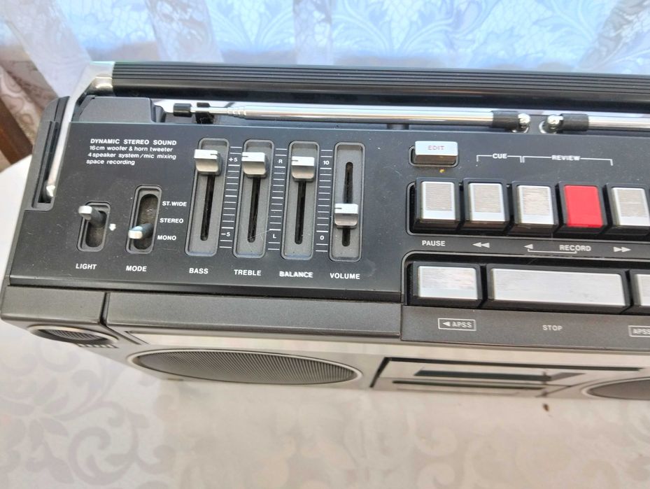 Кассетная магнитола SHARP GF-202SB