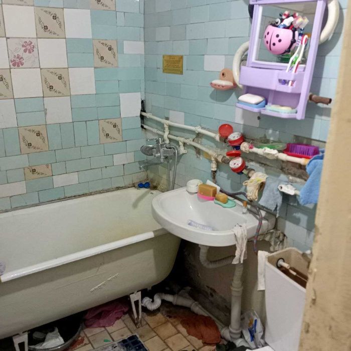 Шодлик масжид якинида 2 хонали 3 хонага мосласа булади