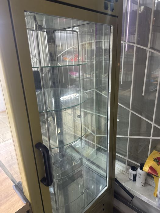 Холодильник витринный