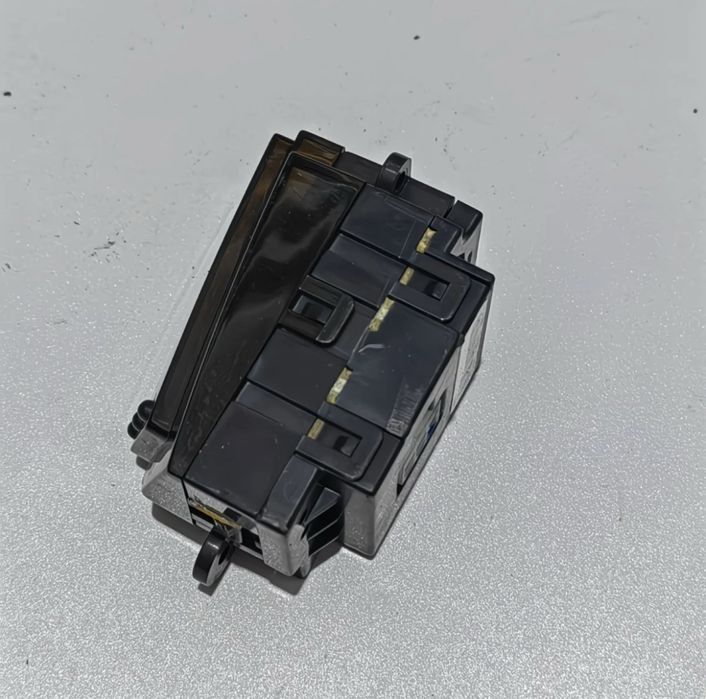 Часы в панель на шевроле эпика