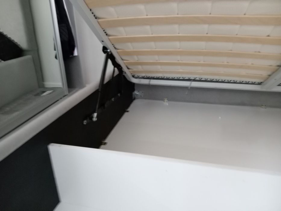 Продам кровать большую