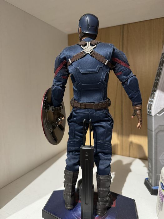 Hot Toys фигурка Captain America Civil War 1/6  MMS350