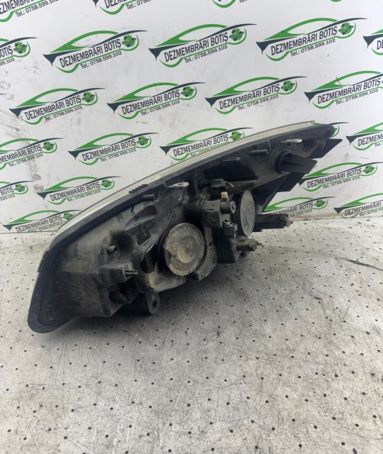 Far dreapta Renault Scenic a 2-a generatie