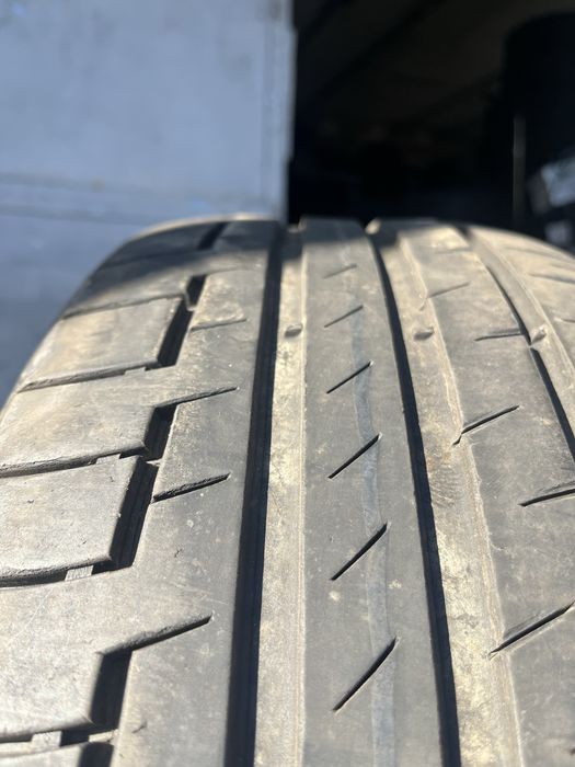 2 бр. летни гуми 205/55/16 Continental DOT 0421 5 mm