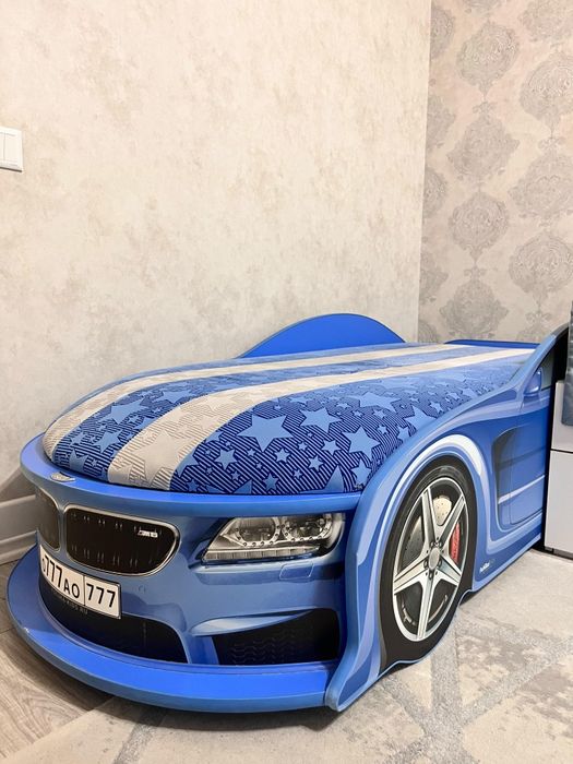 Продам машинку кровать