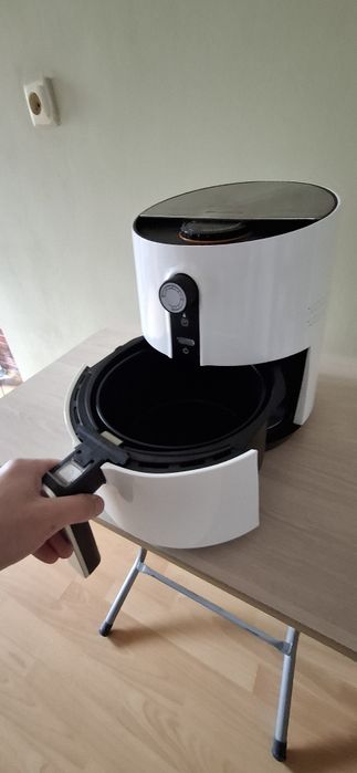 Friteuză cu aer cald Heinner AirFryer HAF-1300WH – ca nouă,