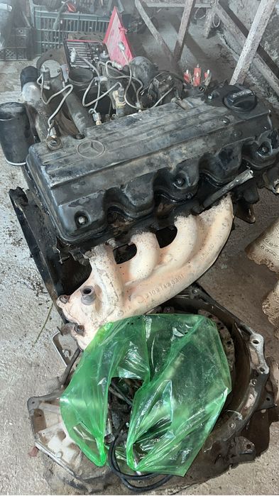 Двигетел мерс 2.0