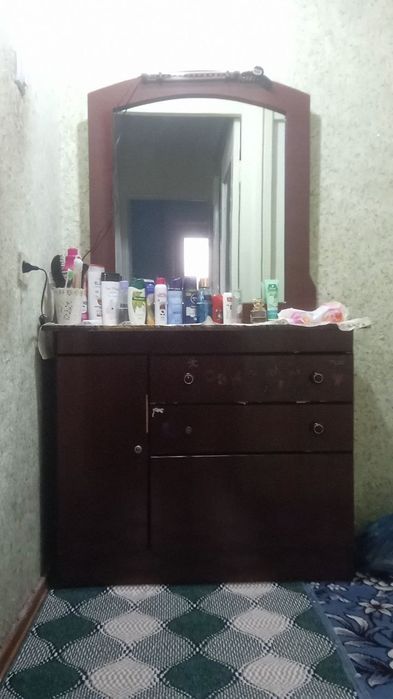 Mebel stenka tirimoʻ