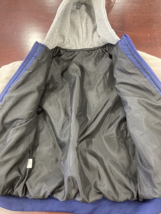 Продается новая весеняя куртка