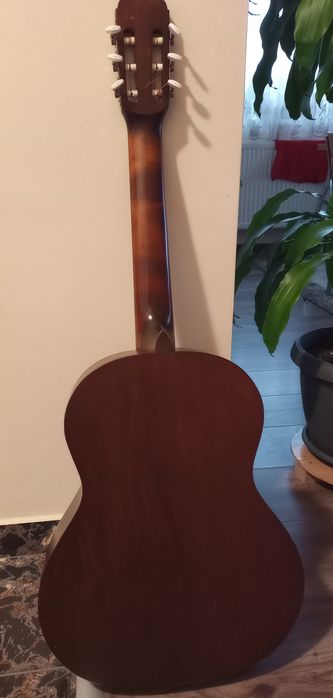 Vând chitara clasica