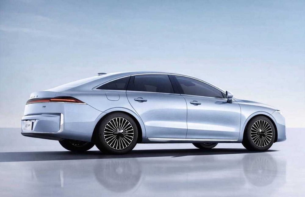 Roewe M7  rassrochka