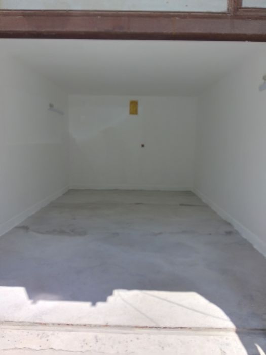 Дава се под наем Гараж / Паркомясто в Плевен, Идеален център - 22 кв.м за 137.7 € - Снимка #4