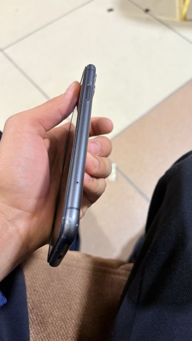 Продам IPhone 11