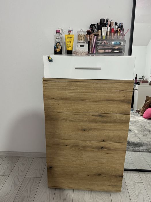 Vand mobilier dormitor