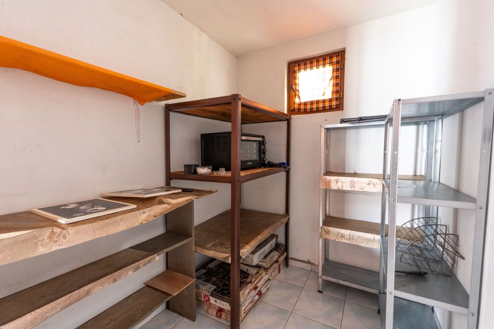 Casa cu anexa si teren 2481 mp in Seini