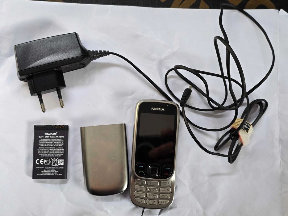 Мобилен телефон Нокия 6303 c