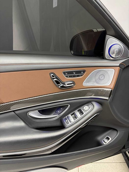 Mercedes Benz W222 S560