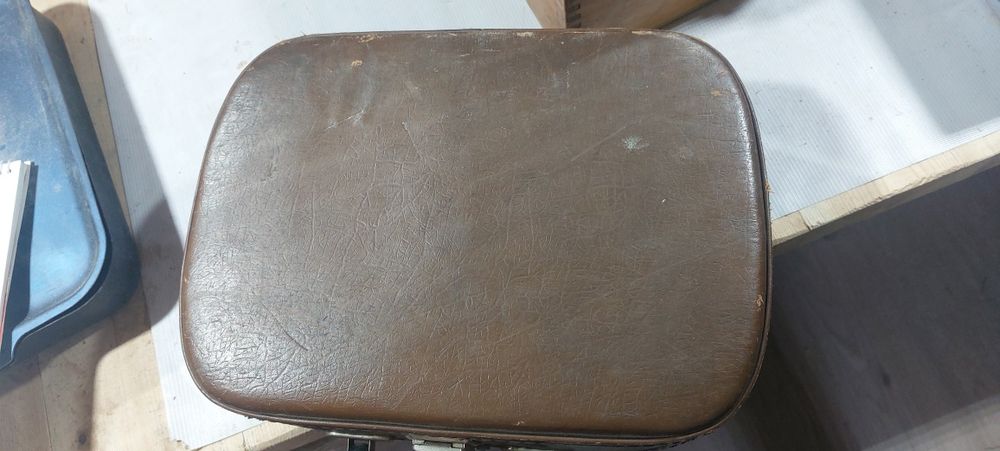 Чемодан ,  ящики