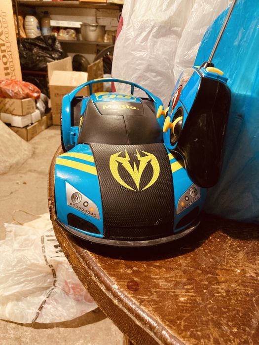 Машинка робот на пульте управления