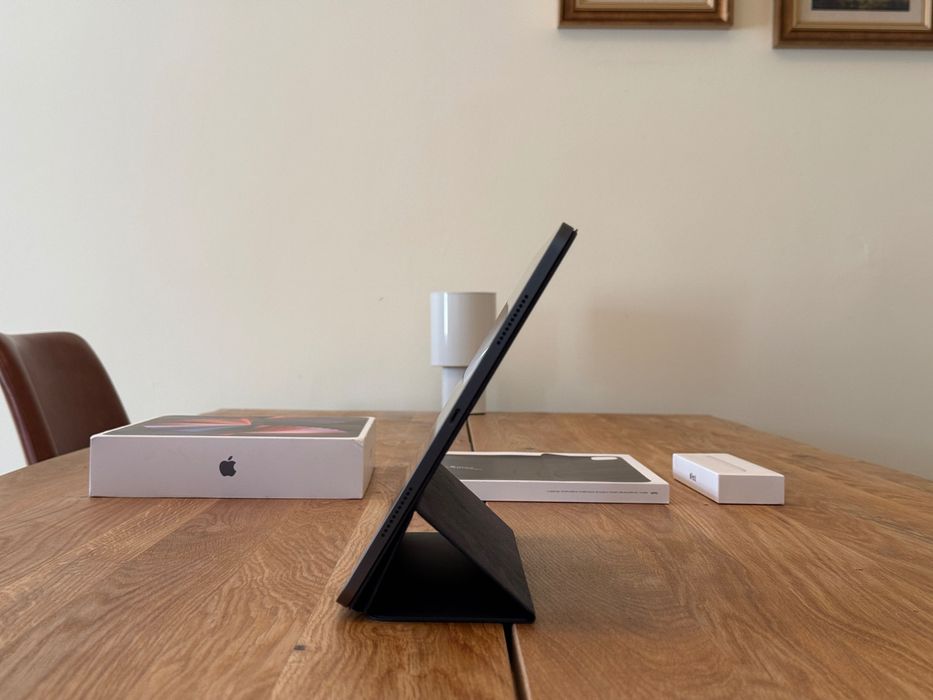iPad Pro 13 M1 + Smart Folio + Apple Pencil