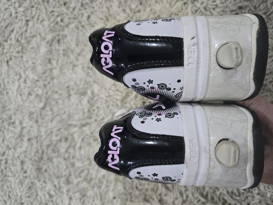 Кроссовки с роликами AGLOAT 38 разм