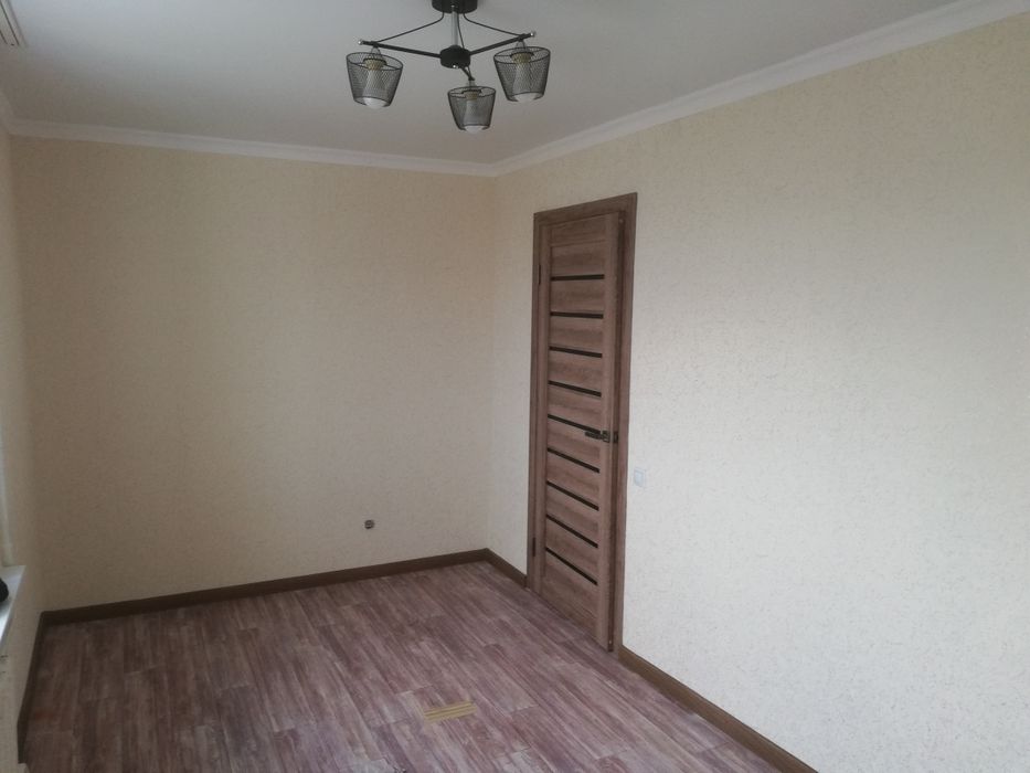 Поклейка обоев, галтели