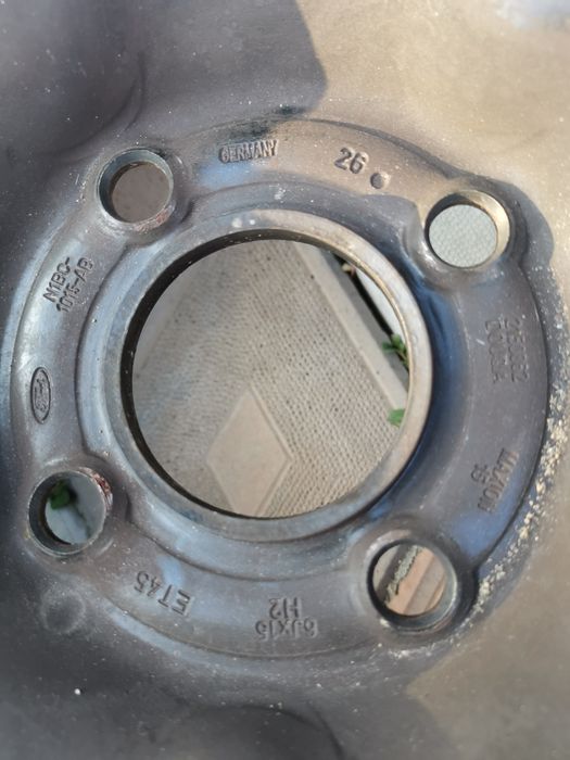 Janta roata și capac ford fiesta focus 15 inch