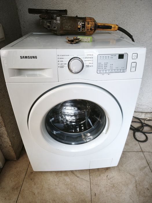 Mașina de spălat rufe Samsung